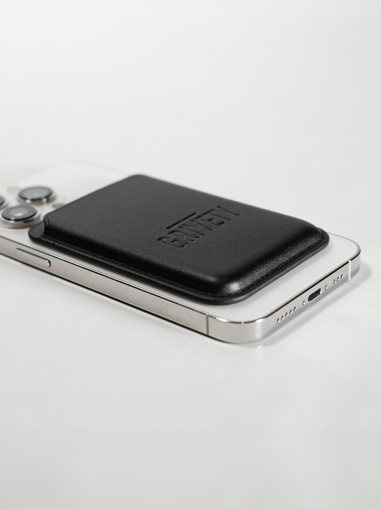 MagSafe Card Holder 'KEEP IT CLEAN'